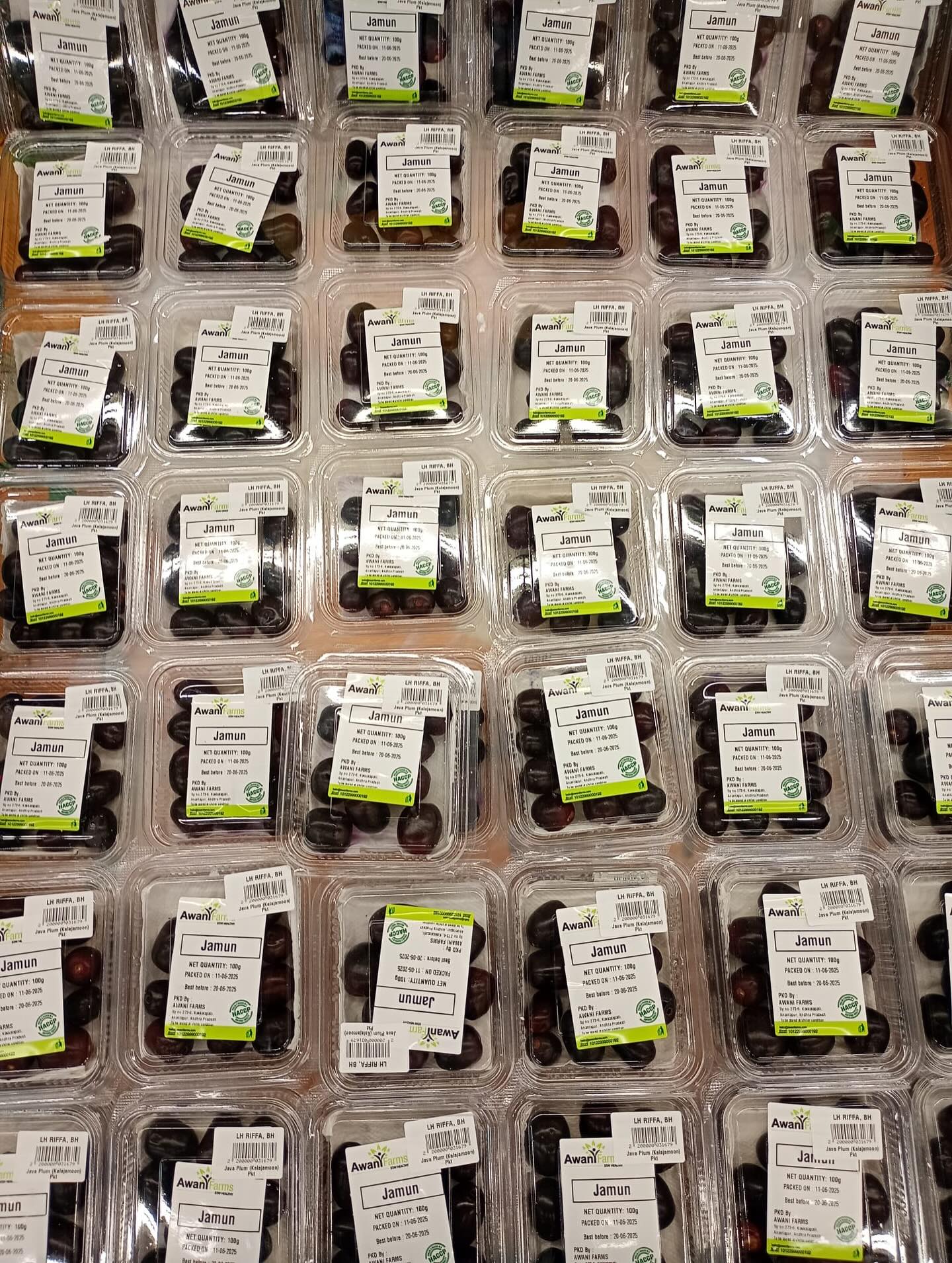 Juicy, delicious and drool worthy Indian jamuns are now available @luluexchangebh @lulubahrainy
#jamun #awanifarms #seasonalfruit #indianjamun #thepurplefruit #summer #summerfruit #diabetes #controlsdiabetes #lulubahrain #luluuae #lulubahrain🎄❤️ #bestseasonalfruit #jamunfordiabetes #jamunforhealth #jamunforweightloss #indianblueberry #indianberries #indianfruitinbahrain #lulu #bahrainfood #bahrain #bahrainfruitlovers #bahrainfruitmarket #bahrainfoodbloggers #bahrainluluhypermarket #fruitsinbahrain #juice #drool #deliciousfruit