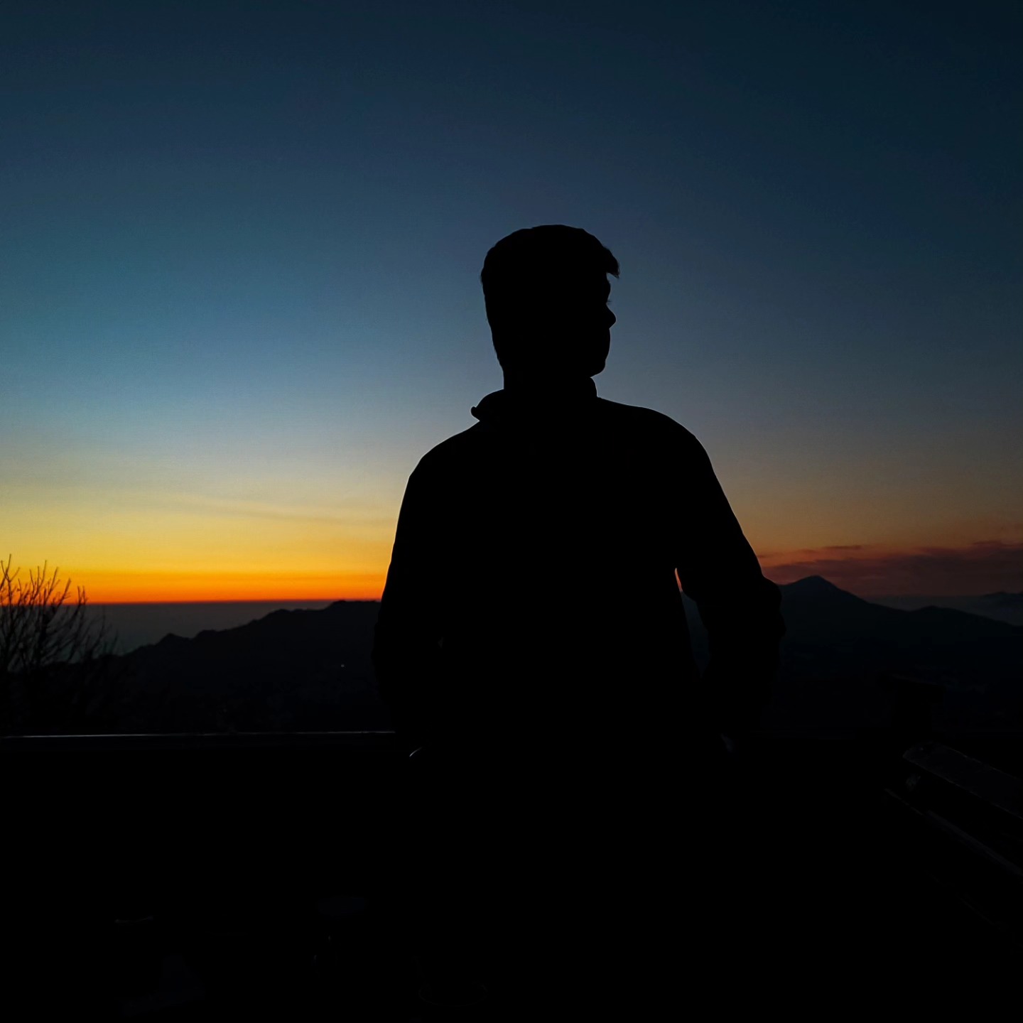 Skies on fire!
.
.
.
.
📍Mussoorie, Uttarakhand
.
.
.
.
.
.
.
.
.
Tags:
#winter #mussoorie #dehradun #sunset #view #naturephotography #peace #carnival #memories #lovequotes #lovequotes #viral #dehradundiaries #cityoflove #beautytips #hill #heavenonearth #uttarakhand #winterline