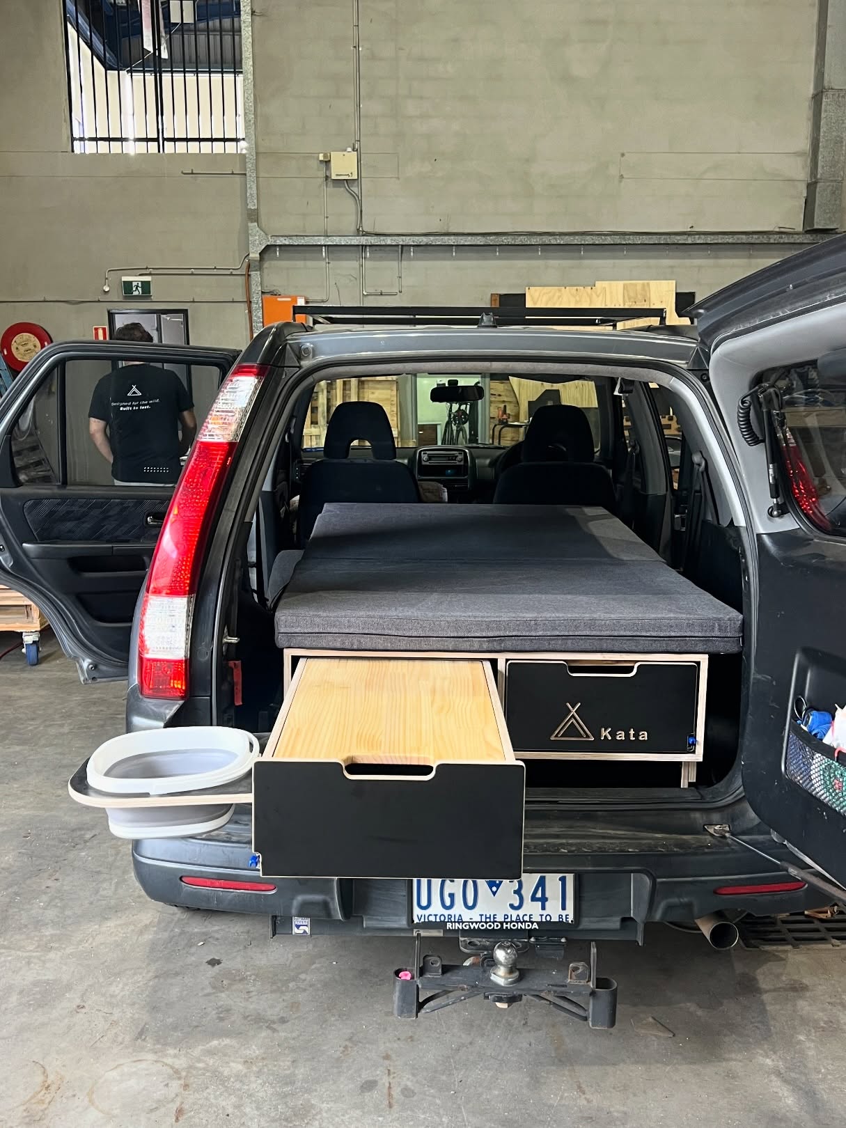 Honda CRV 2006
Fitted out with Camperbox 250
XL table
Folding Mattress
@dometic water solution
@livinginabubble.co flyscreens
#KataCRV #hondaCampervan