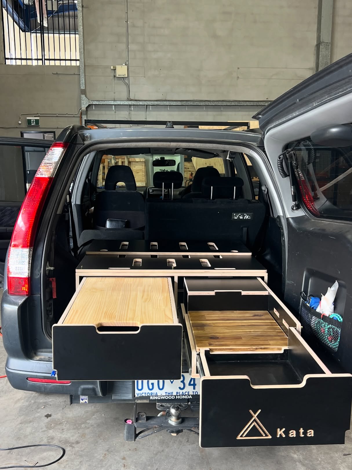 Honda CRV 2006
Fitted out with Camperbox 250
XL table
Folding Mattress
@dometic water solution
@livinginabubble.co flyscreens
#KataCRV #hondaCampervan